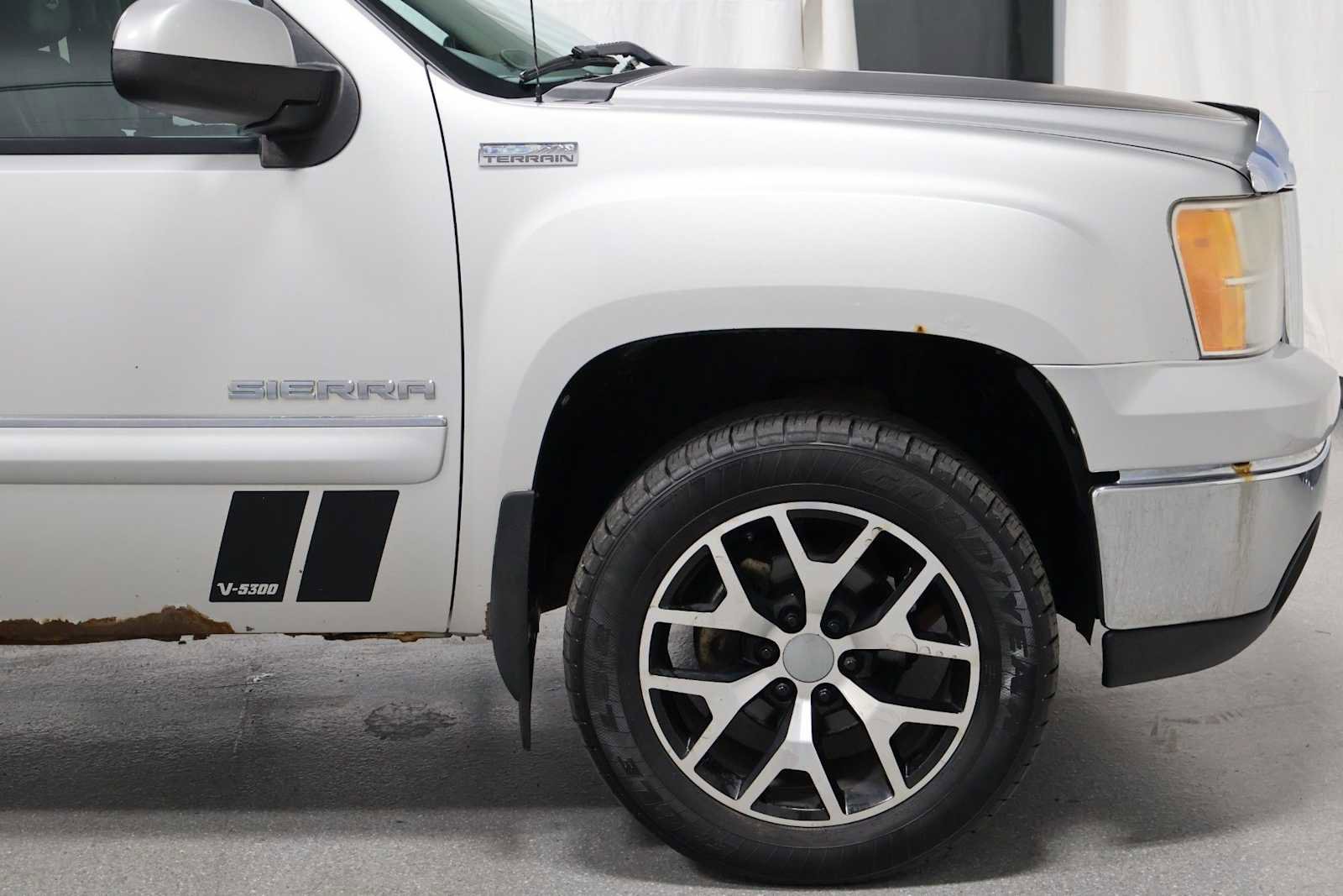 Used 2010 GMC Sierra 1500 SLT AWD/4WD image 11
