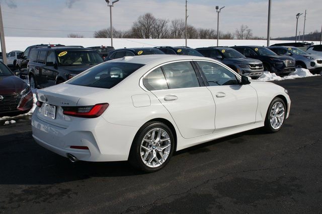 Used 2025 BMW 330i xDrive Sedan image 3