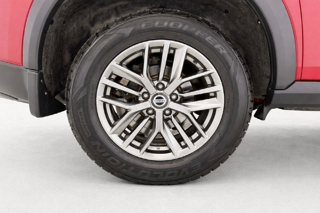 Used 2021 Nissan Rogue S AWD/4WD image 29