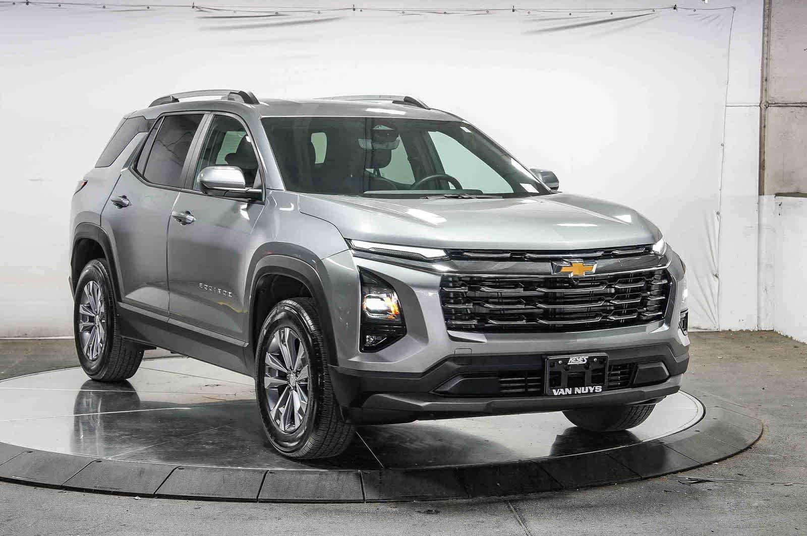 Used 2025 Chevrolet Equinox LT w/ Convenience Package II FWD image 5