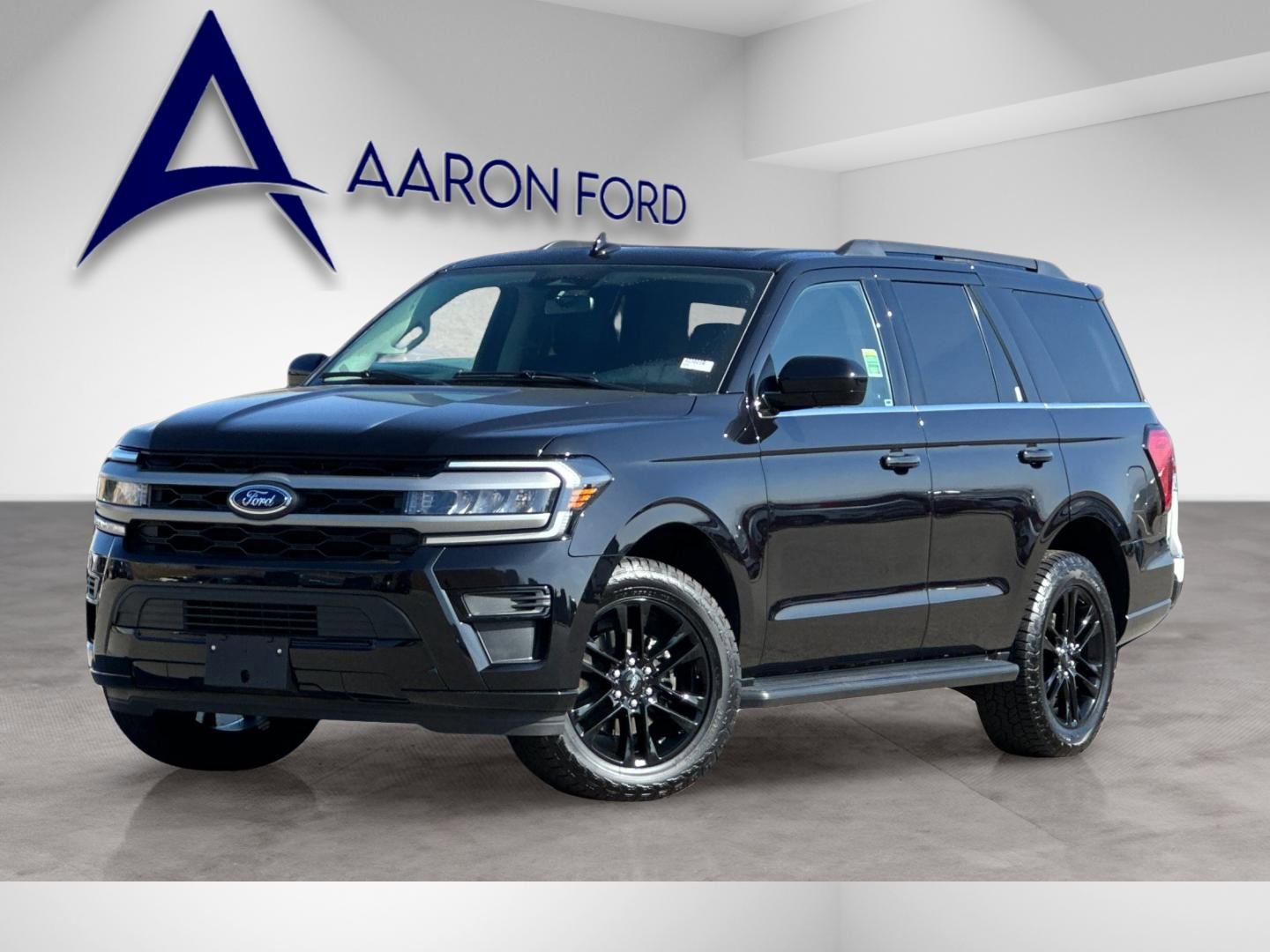 Used 2024 Ford Expedition XLT image 2