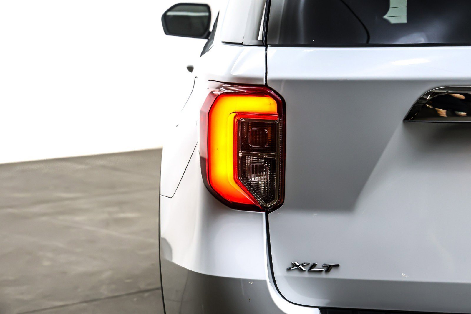 Used 2023 Ford Explorer XLT w/ Equipment Group 202A image 15