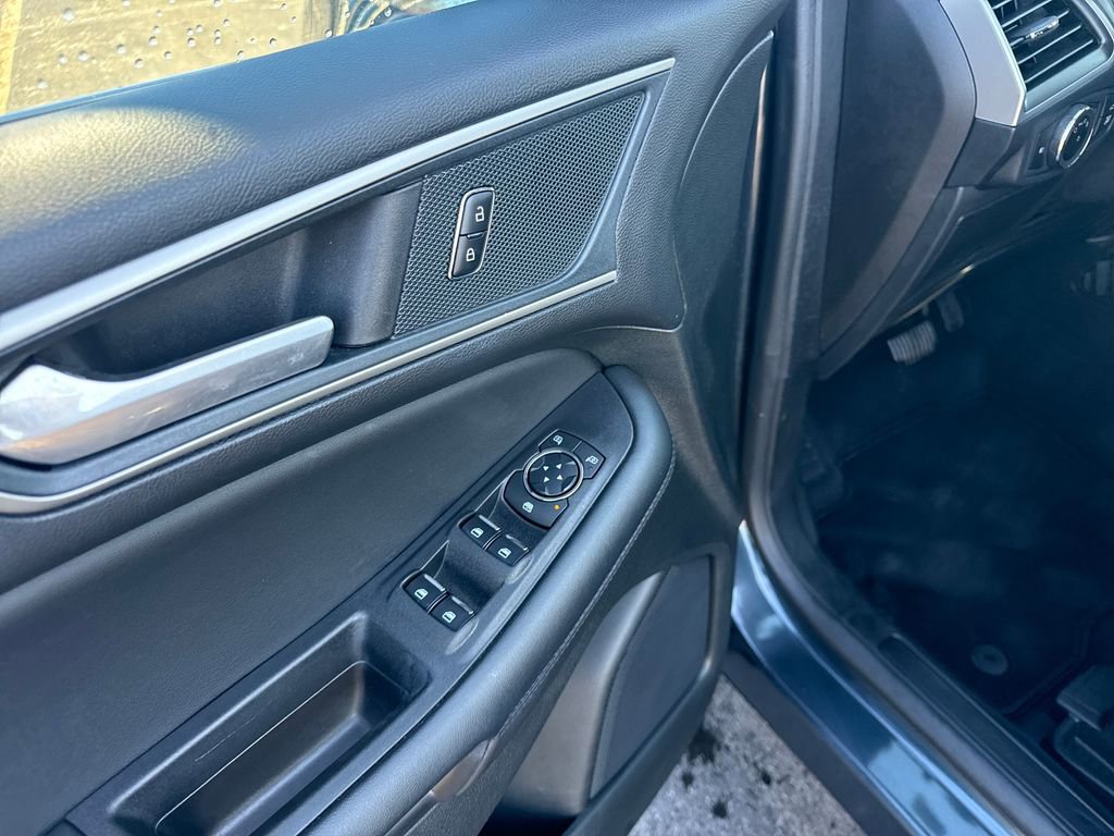 Used 2024 Ford Edge SEL w/ Convenience Package image 29
