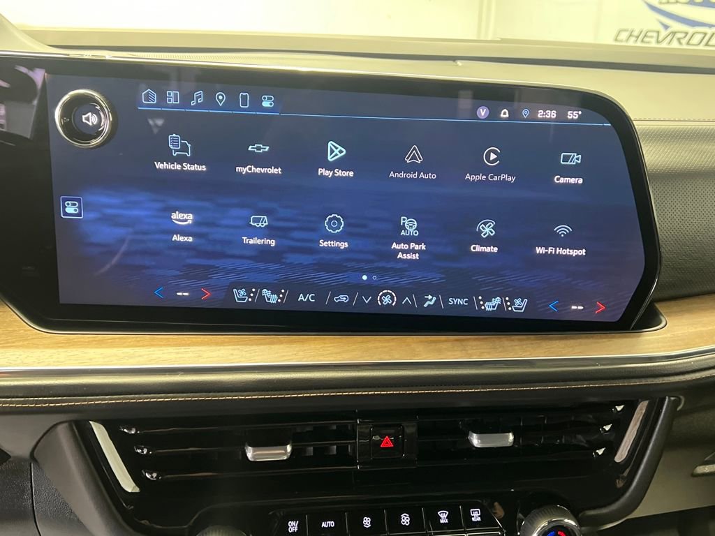 Used 2025 Chevrolet Suburban High Country AWD/4WD image 29
