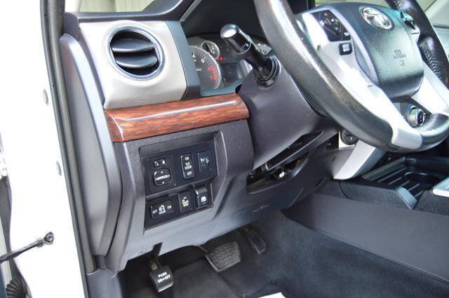 Used 2016 Toyota Tundra Limited w/ Limited Premium Package AWD/4WD image 29