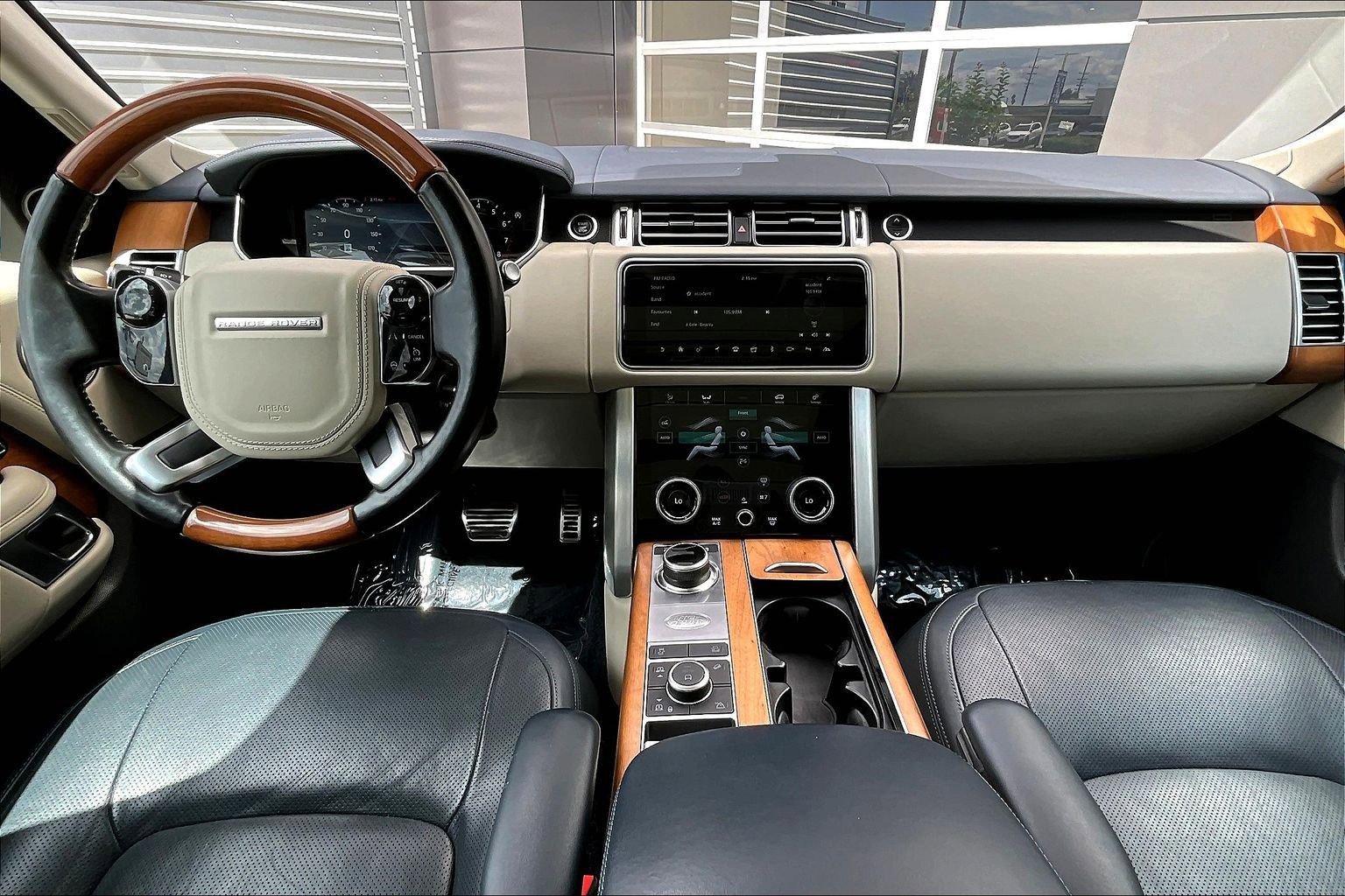 Used 2021 Land Rover Range Rover P525 Westminster Edition image 15