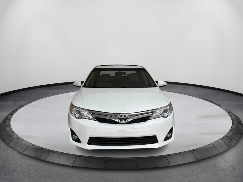 Used 2014 Toyota Camry XLE FWD image 2