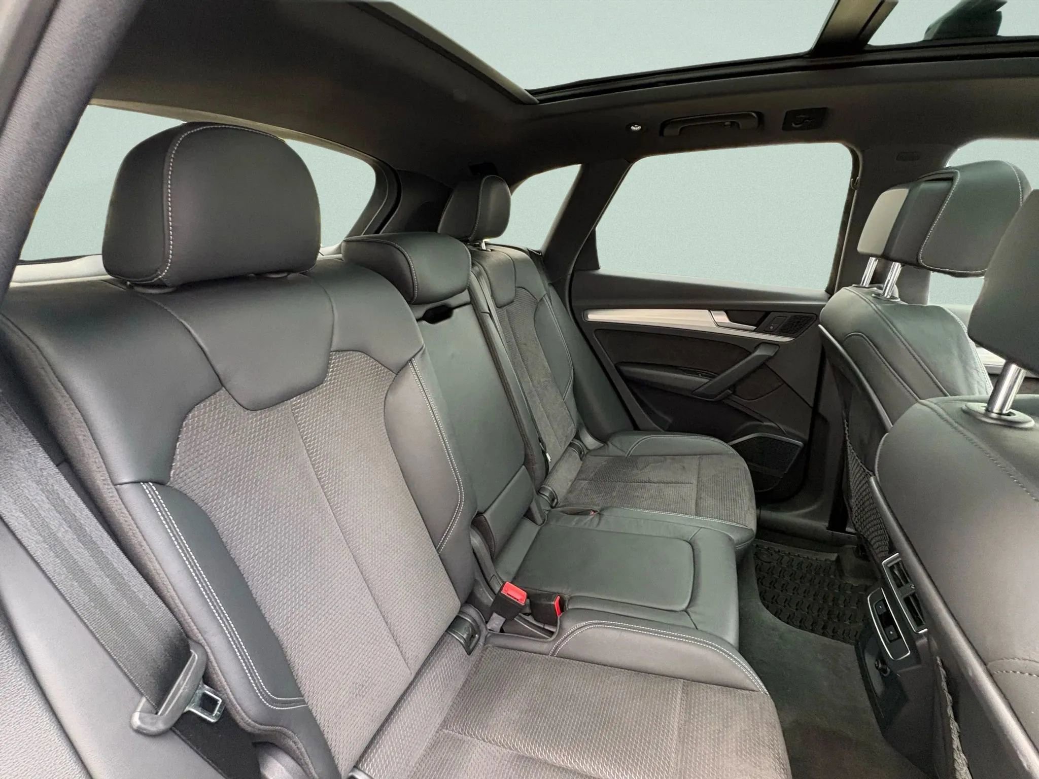 Used 2018 Audi SQ5 Premium Plus w/ Navigation Package AWD/4WD image 13