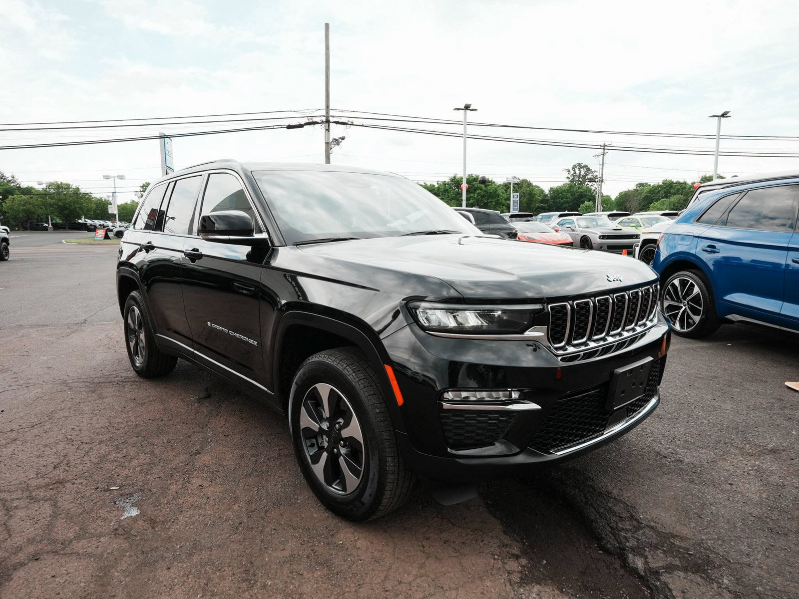 Used 2024 Jeep Grand Cherokee Limited 4xe AWD/4WD image 3