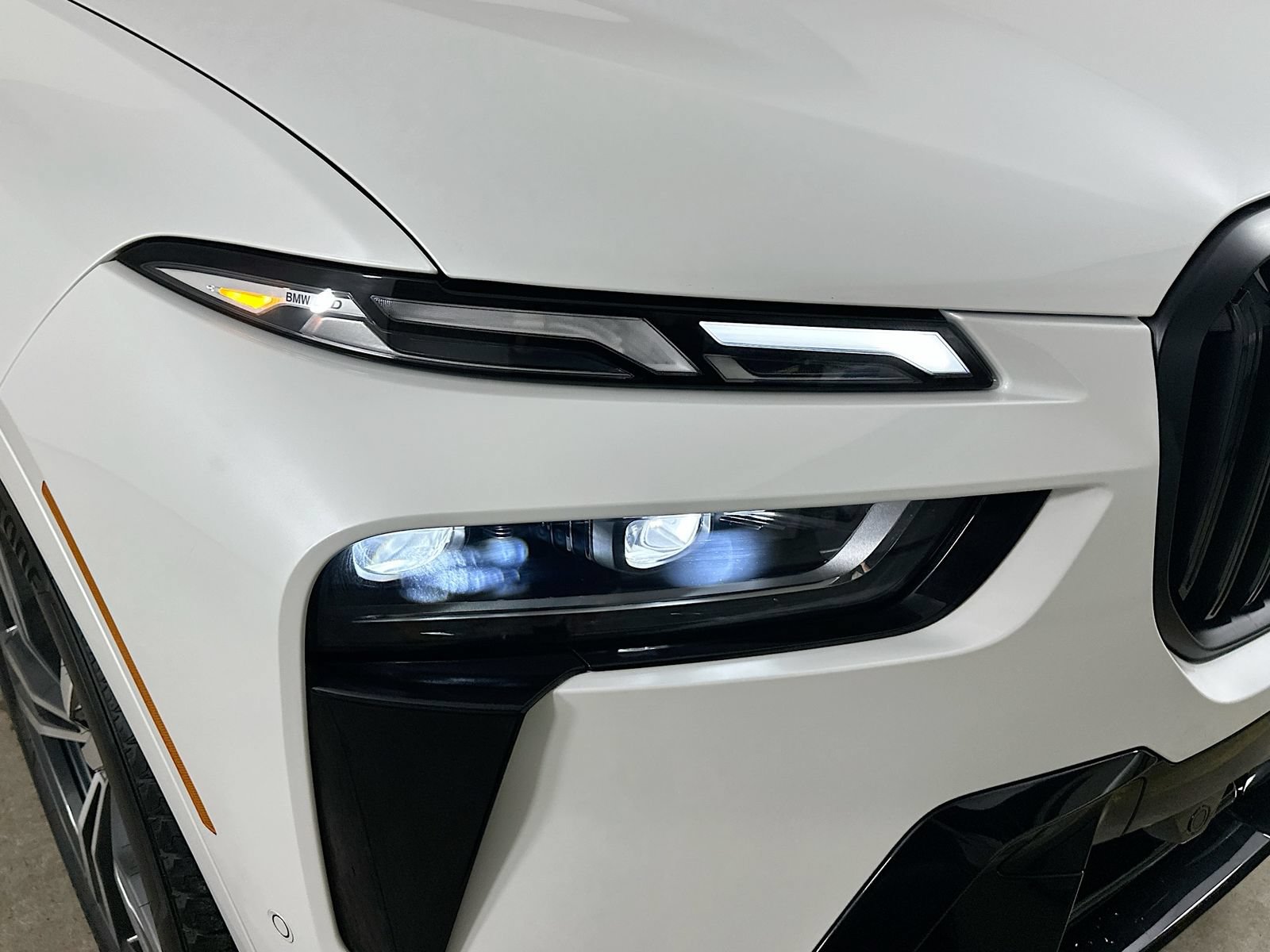 New 2027 BMW X7 xDrive40i w/ M Sport Package AWD/4WD image 9