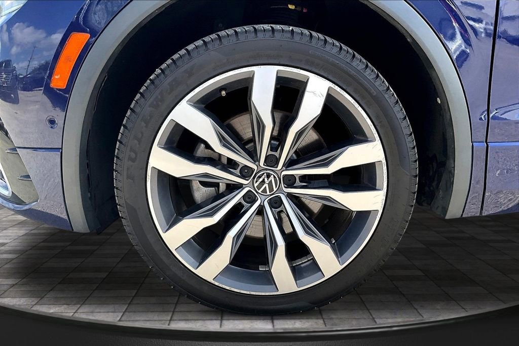 Used 2022 Volkswagen Tiguan SEL R-Line AWD/4WD image 35