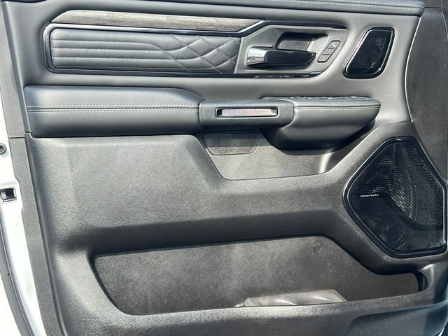 Used 2025 RAM 1500 Limited AWD/4WD image 17