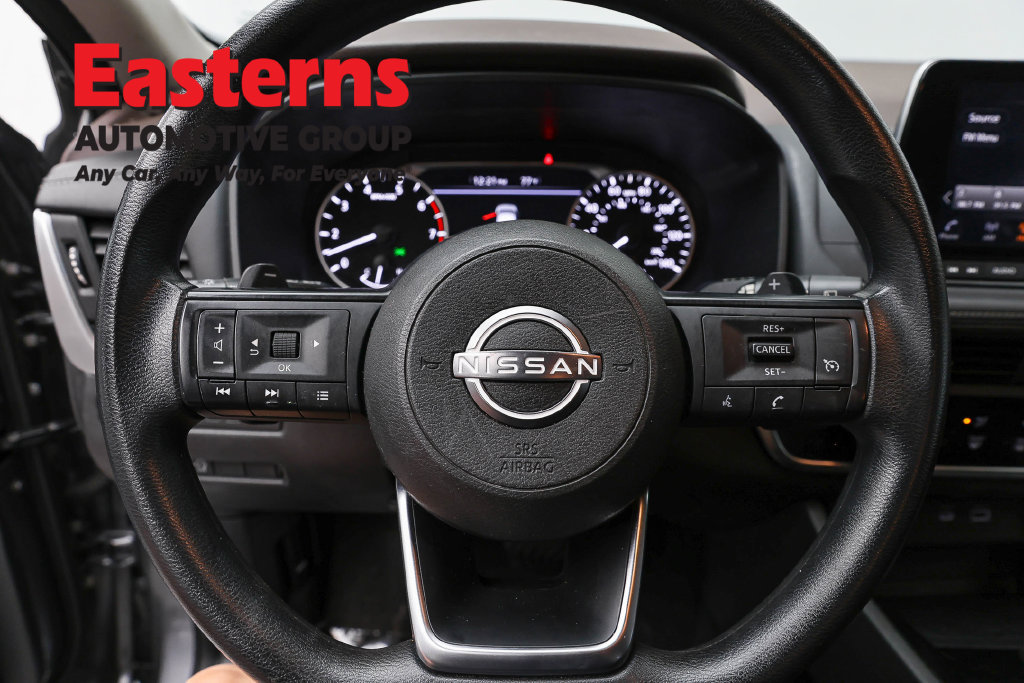 Used 2023 Nissan Rogue S AWD/4WD image 11