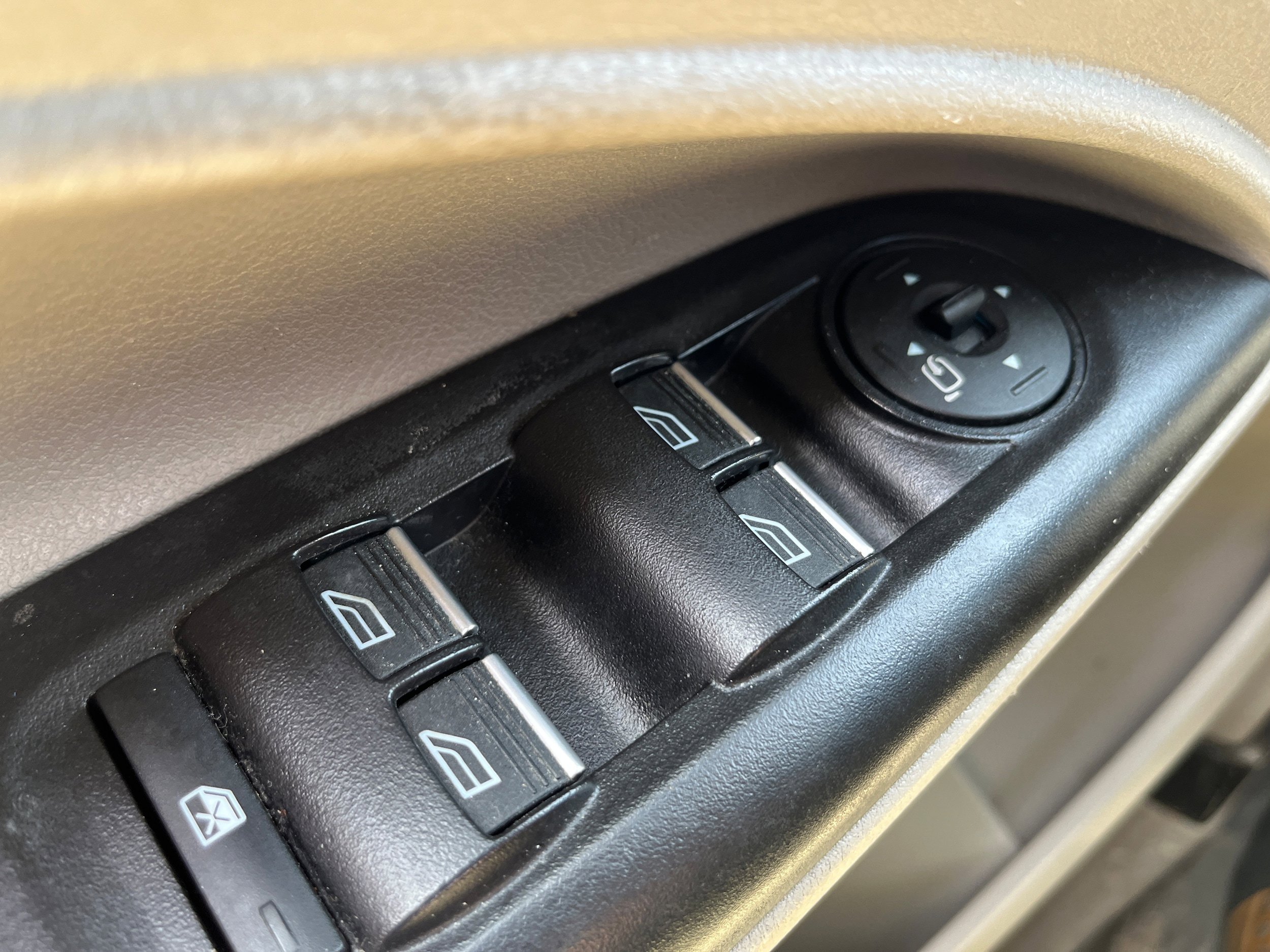 Used 2020 Ford Transit Connect Titanium FWD image 19