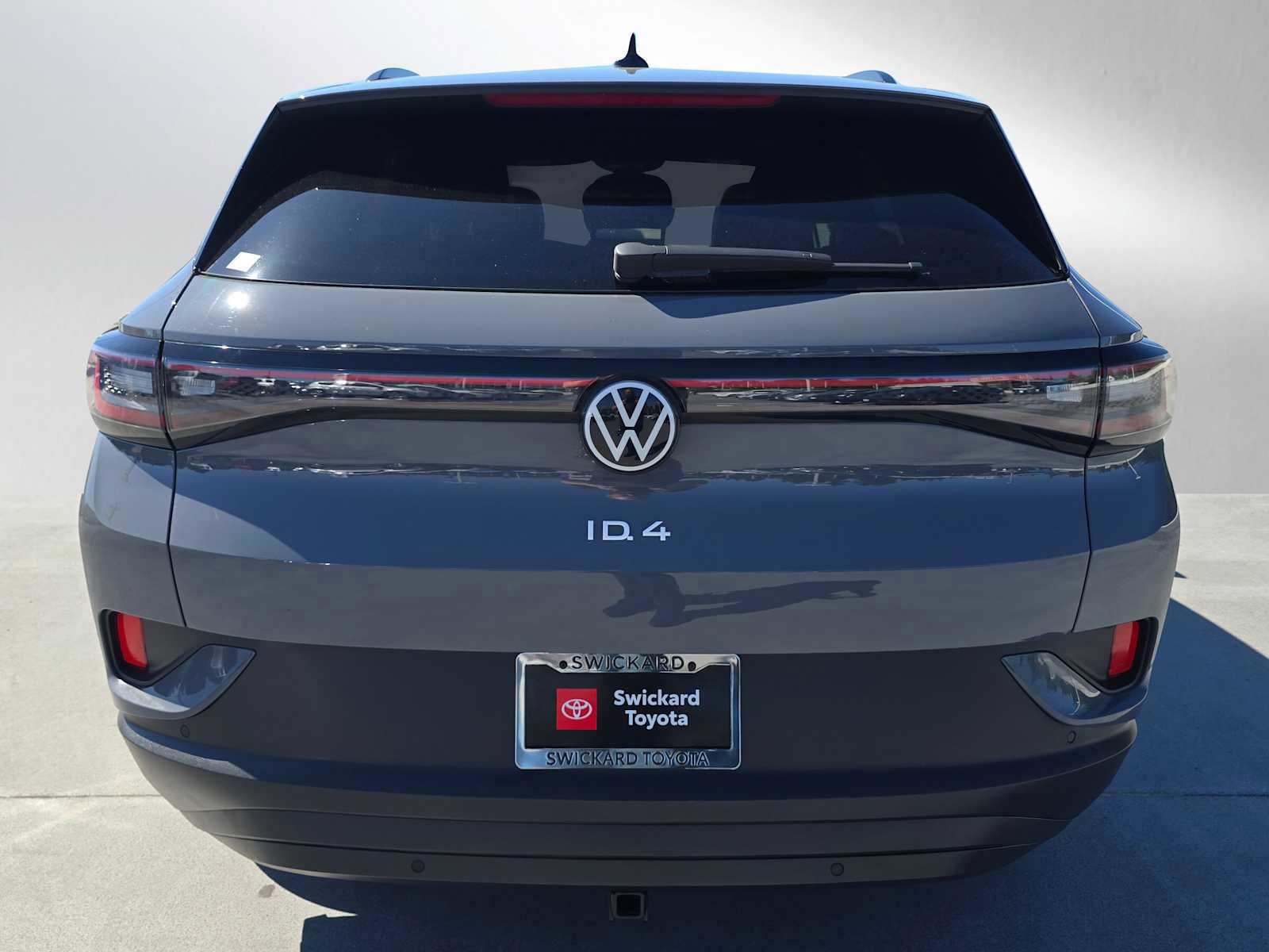 Used 2023 Volkswagen ID.4 Pro S AWD/4WD image 4