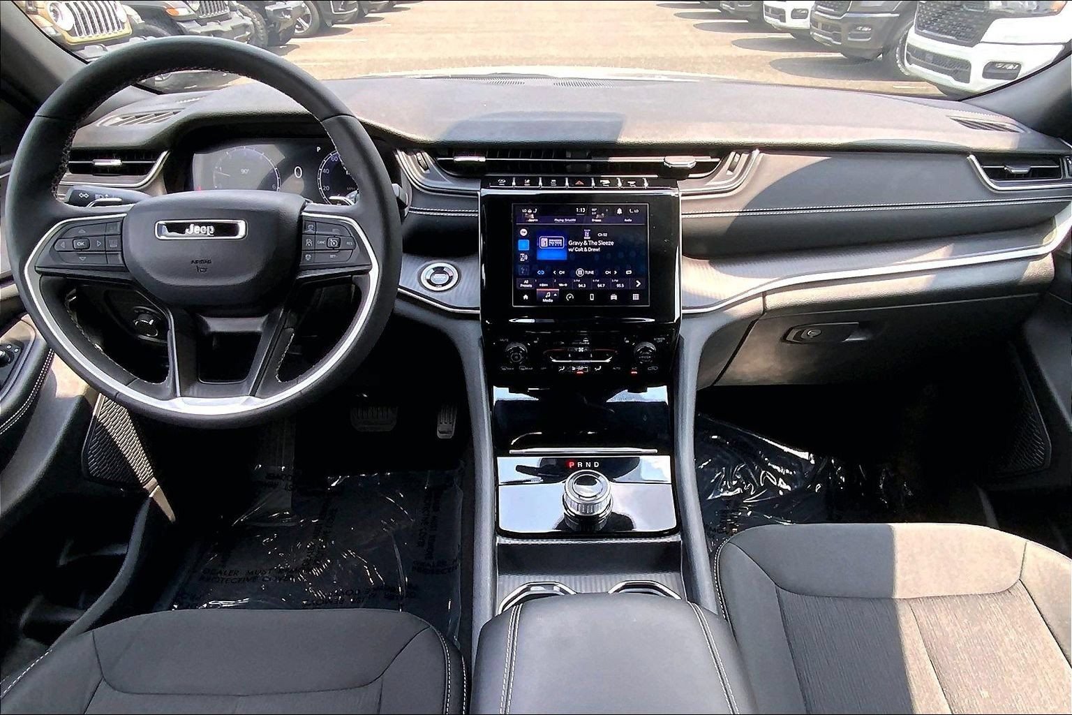 Certified 2025 Jeep Grand Cherokee Laredo X w/ Luxury Tech Group I AWD/4WD image 14