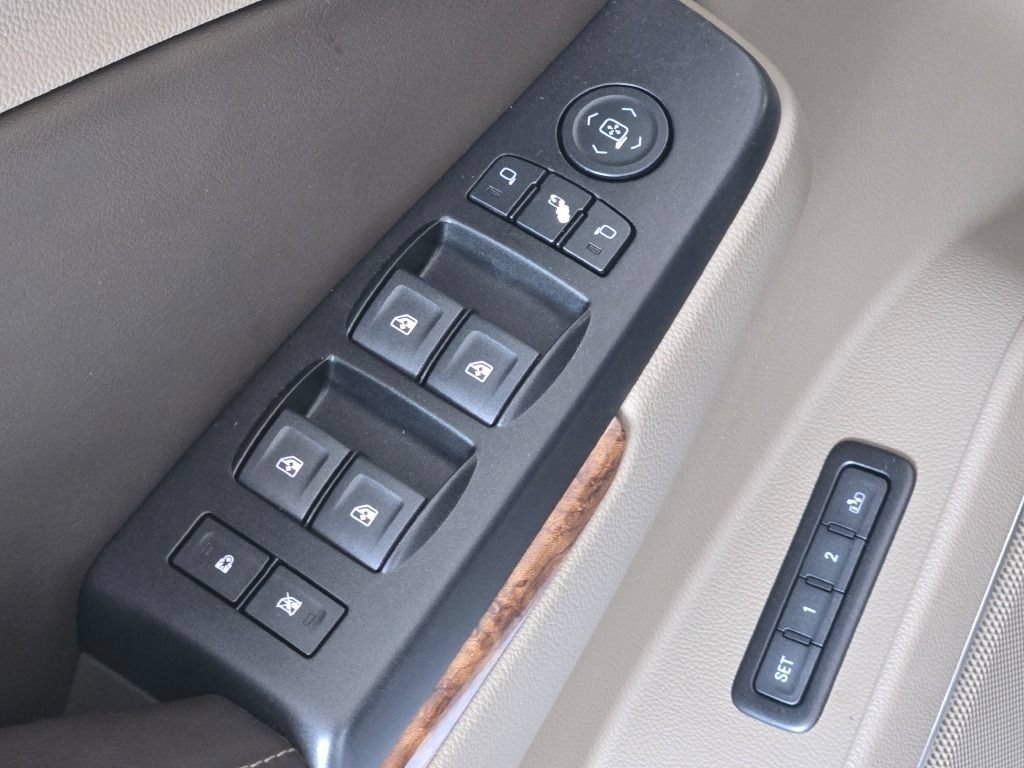 Certified 2018 Chevrolet Suburban Premier AWD/4WD image 23