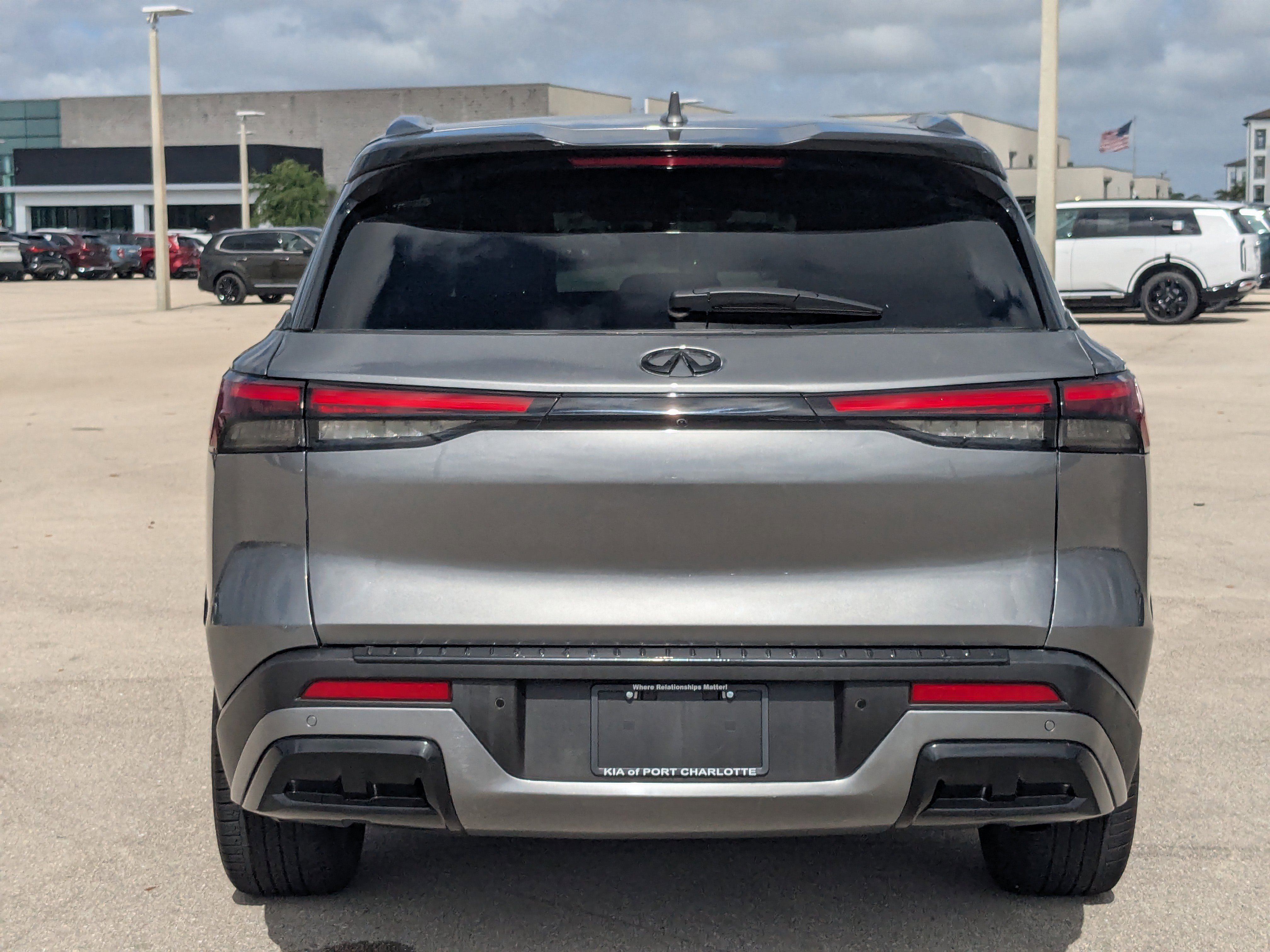 Used 2023 INFINITI QX60 Luxe w/ Cargo Package image 7