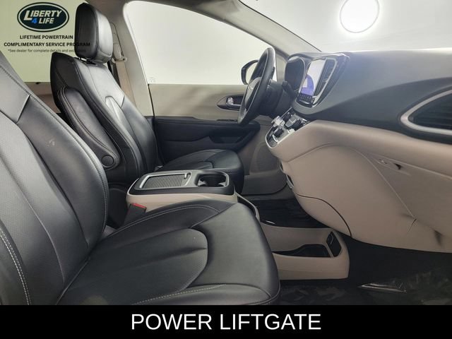 Used 2024 Chrysler Pacifica Touring-L FWD image 18