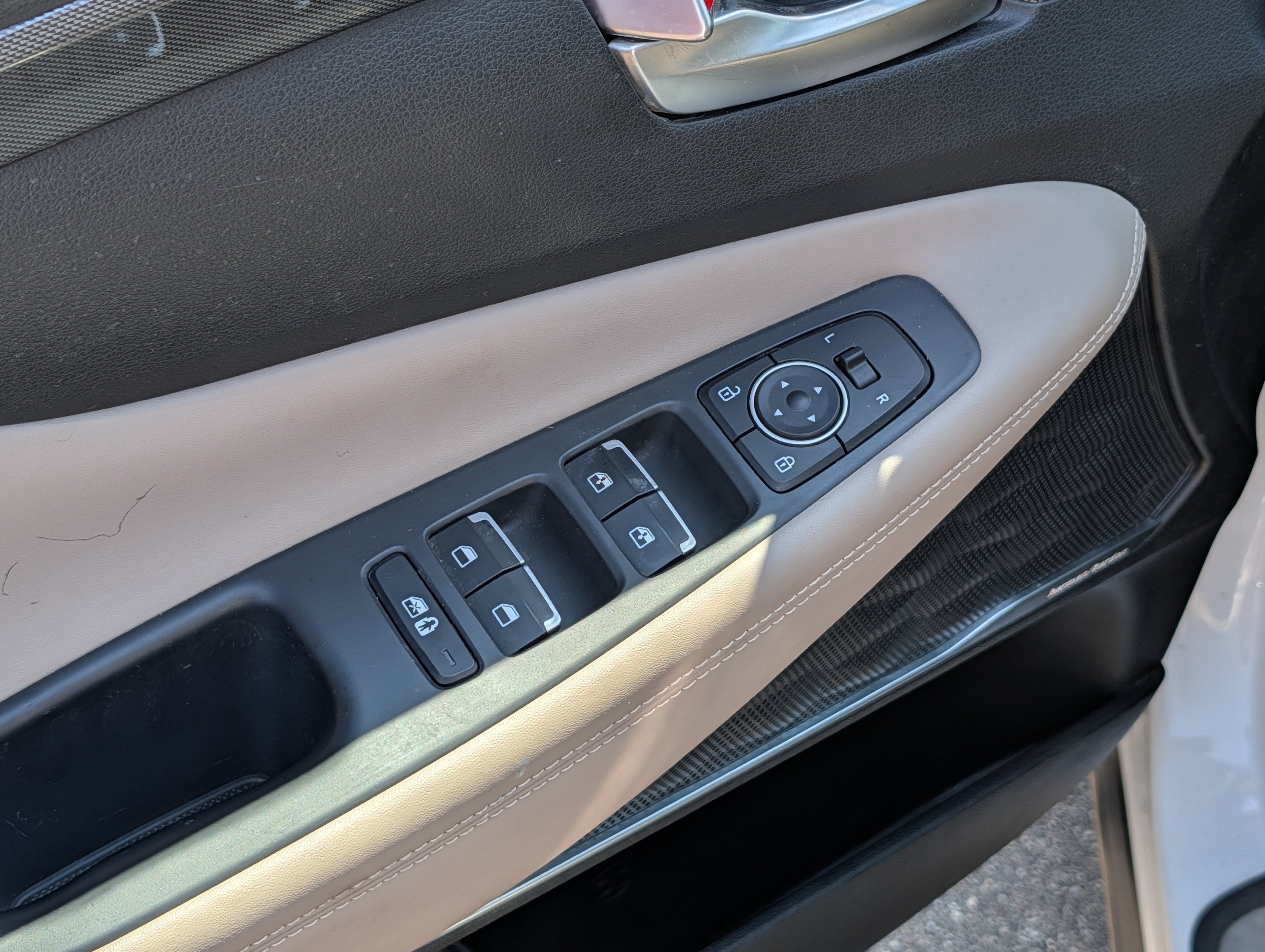 Used 2023 Hyundai Santa Fe SEL Premium AWD/4WD image 19