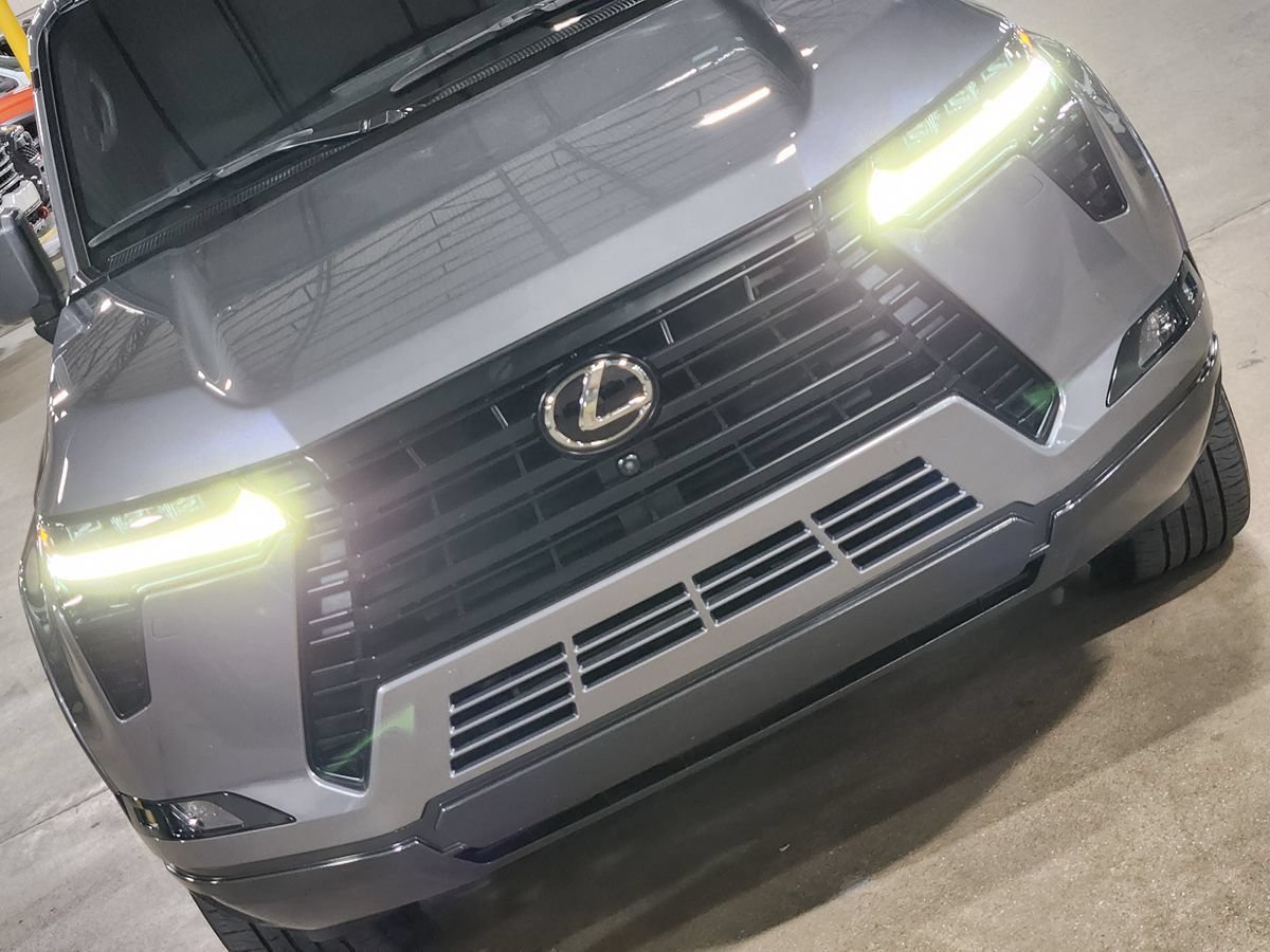 Used 2024 Lexus GX 550 w/ Accessory Package (Z1) AWD/4WD image 19