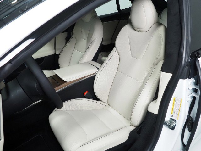 Used 2021 Tesla Model S Plaid image 15