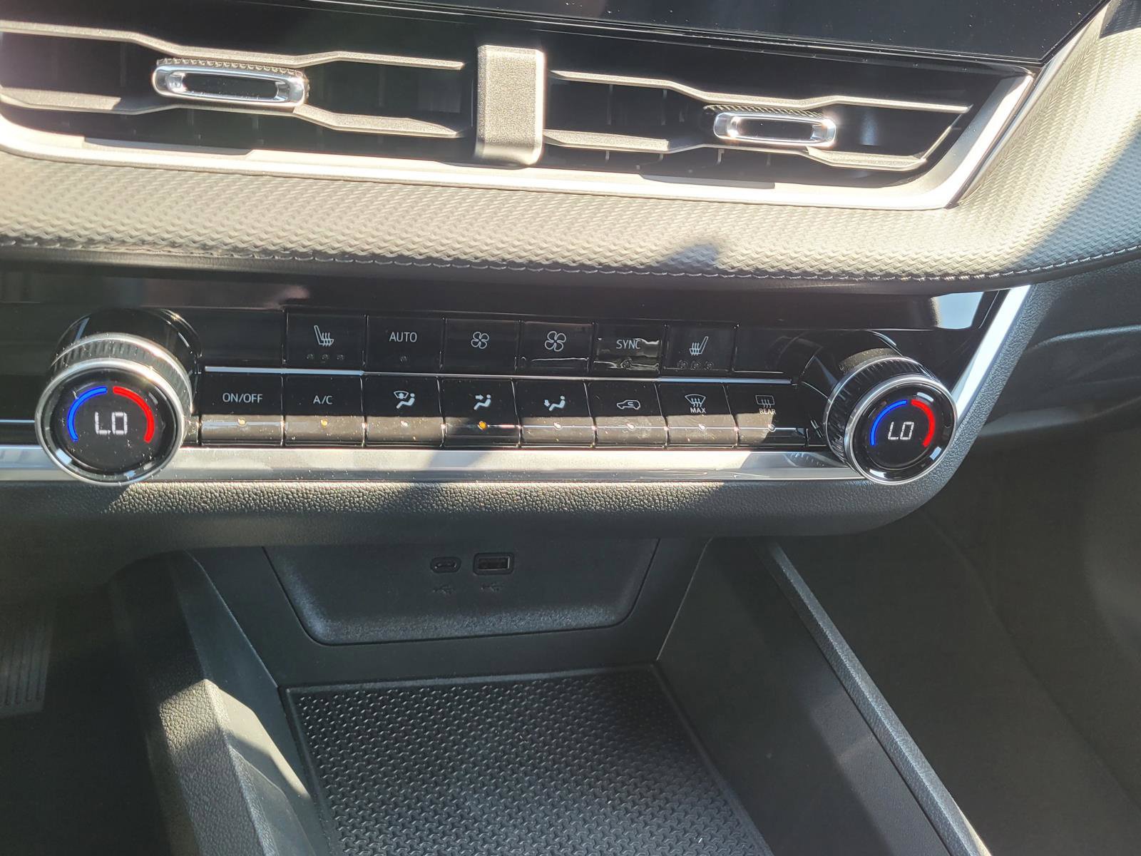 New 2027 Chevrolet Equinox LT w/ Convenience Package II FWD image 20
