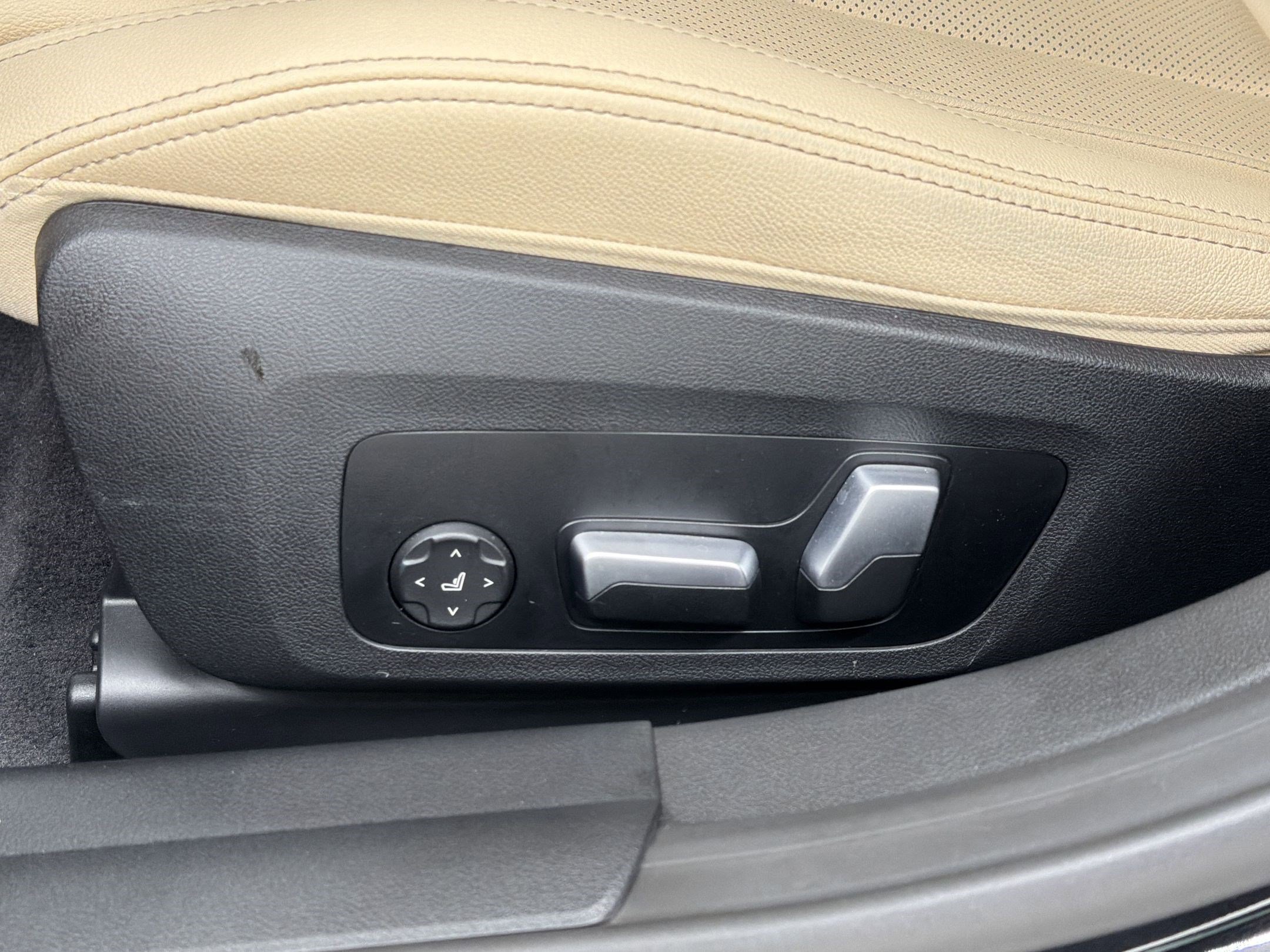 Used 2023 BMW i4 eDrive35 w/ Premium Package image 14