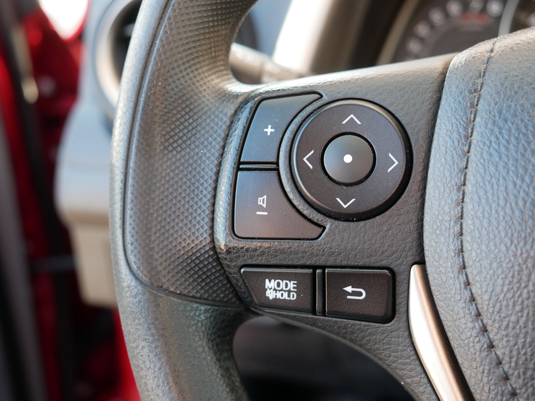 Used 2015 Toyota RAV4 LE image 25