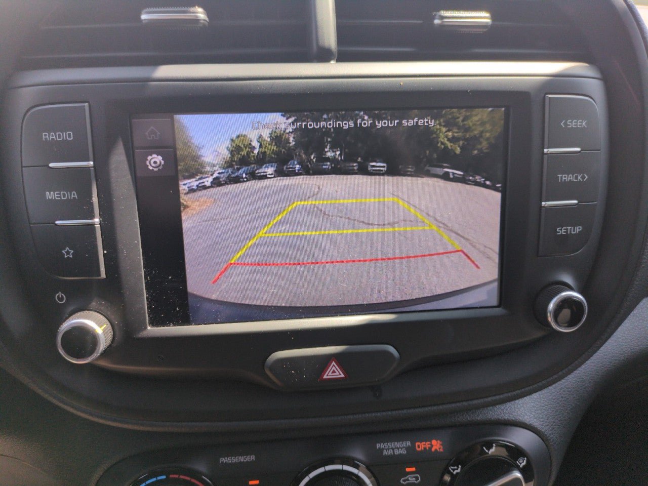 Certified 2025 Kia Soul LX w/ LX Technology Package FWD image 19