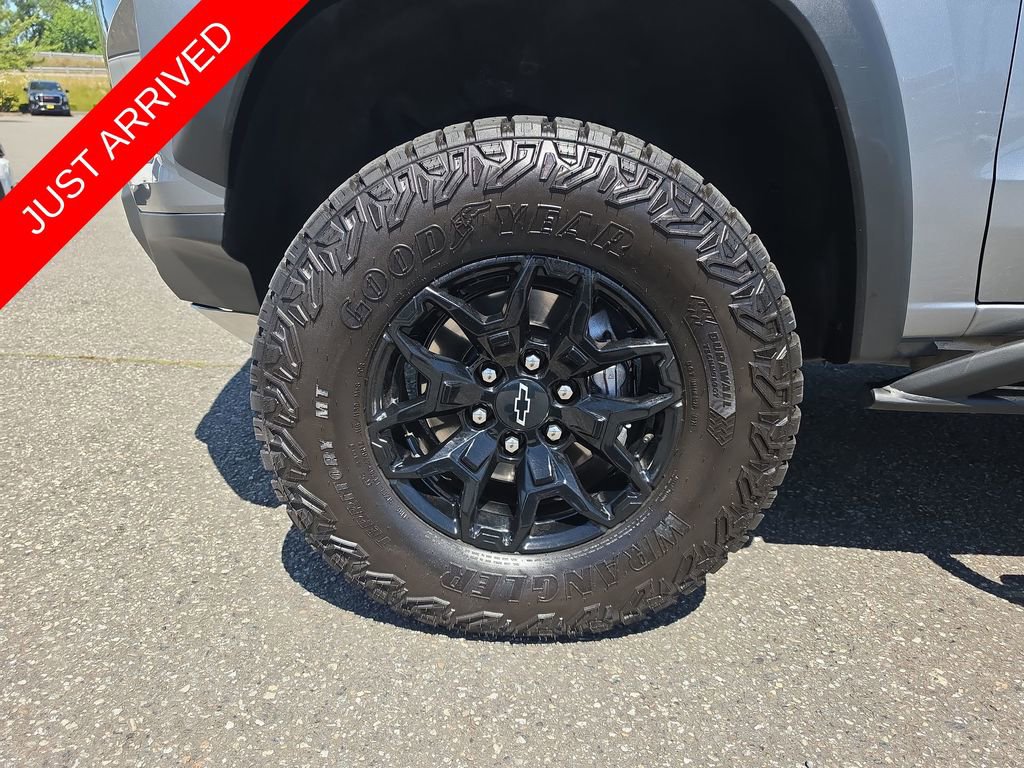 Certified 2025 Chevrolet Colorado ZR2 w/ Midnight Edition AWD/4WD image 39