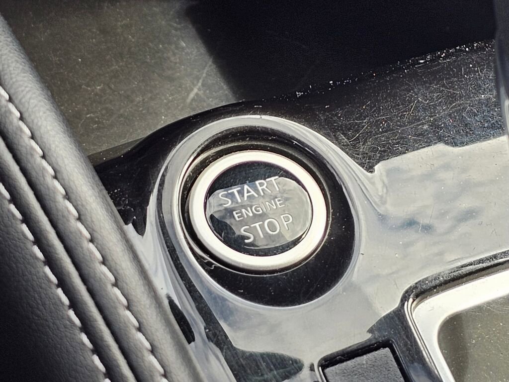 Used 2020 Nissan Kicks SV w/ Exterior Package FWD image 37