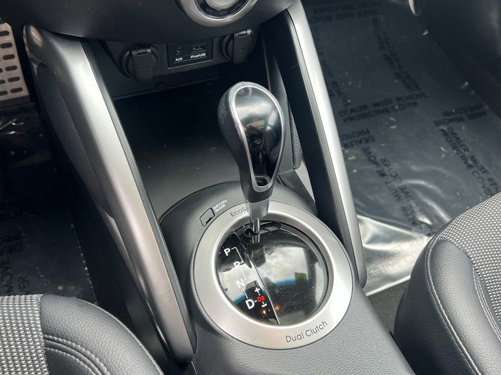 Used 2015 Hyundai Veloster Base w/ Option Group 03 image 17