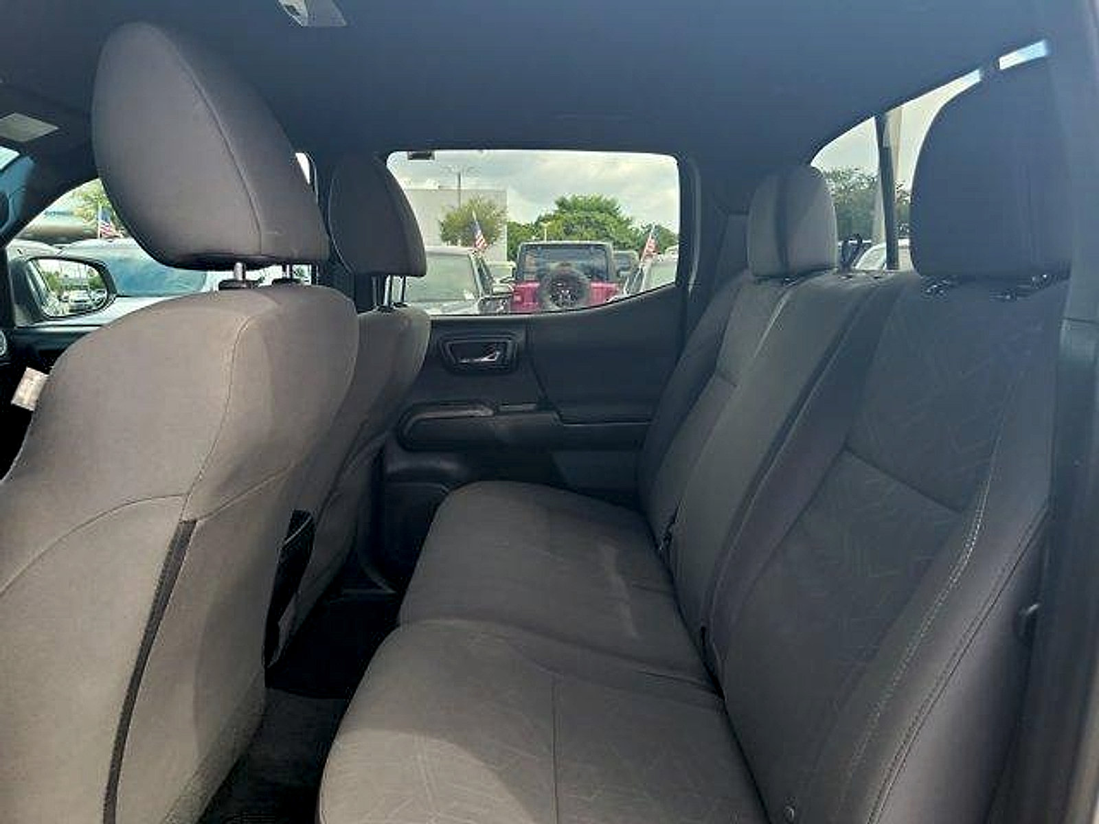 Used 2016 Toyota Tacoma TRD Sport w/ Towing Package RWD image 12