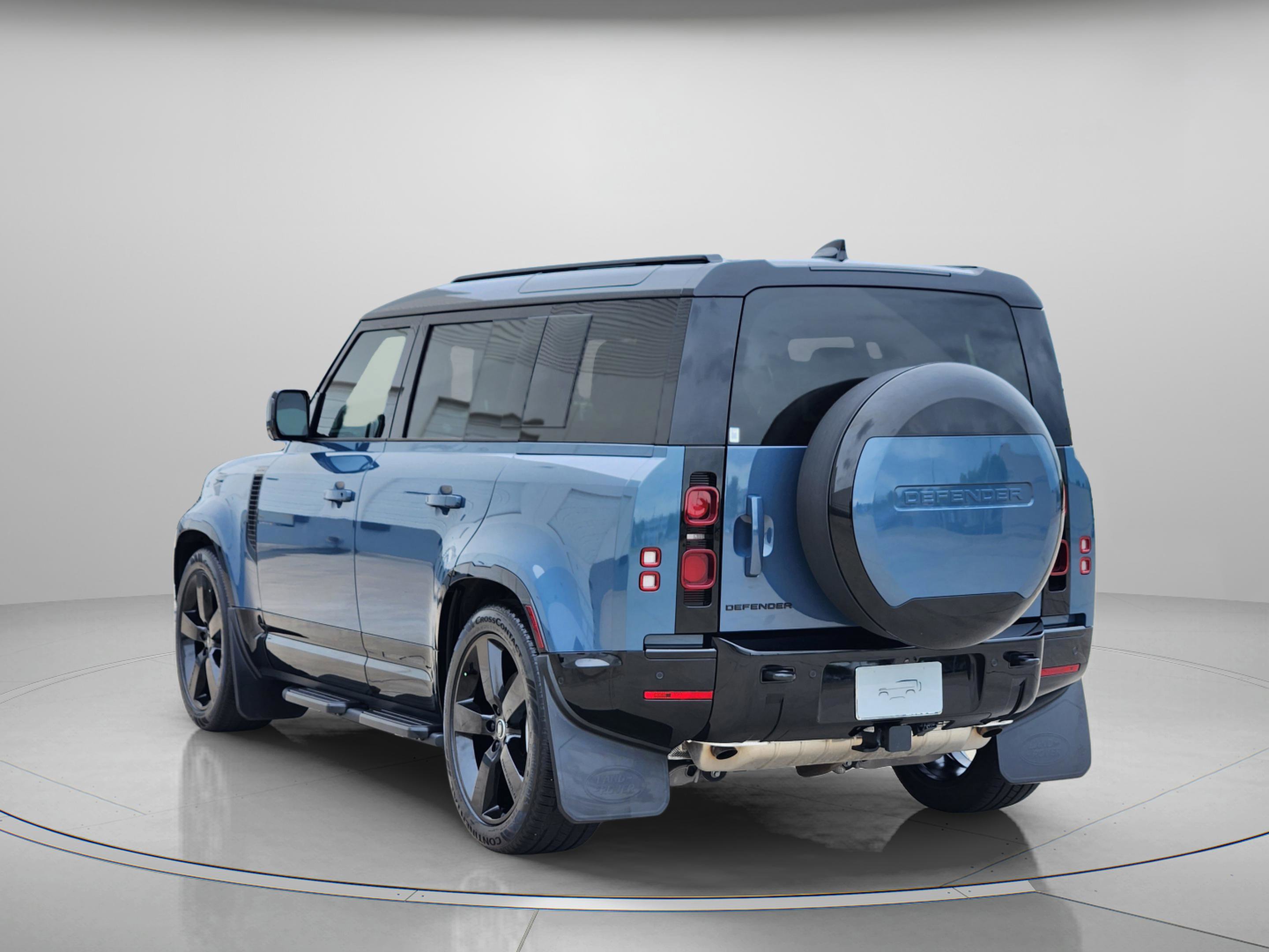 Certified 2025 Land Rover Defender 110 X-Dynamic SE image 3