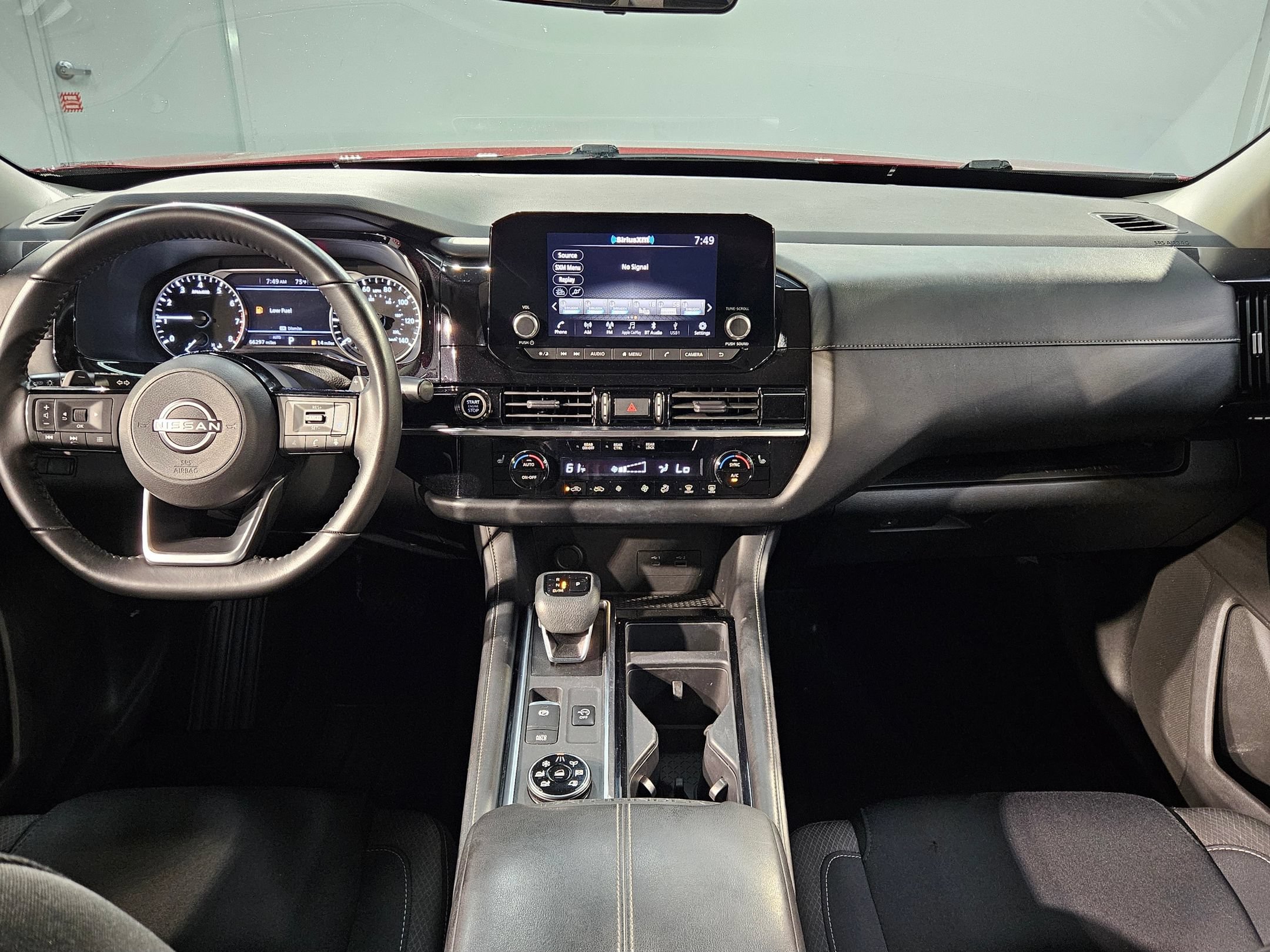 Used 2023 Nissan Pathfinder SV AWD/4WD image 10