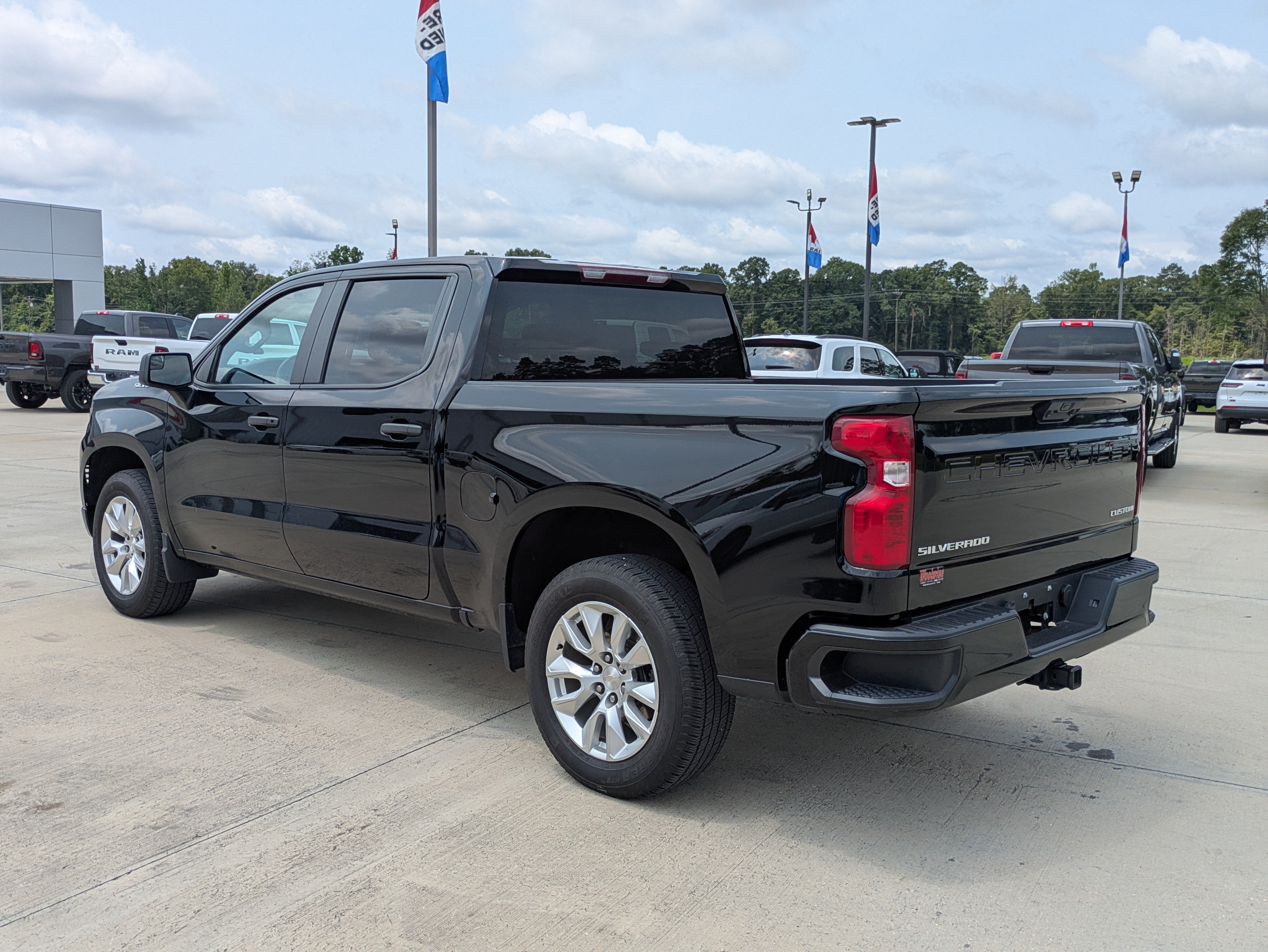 Used 2024 Chevrolet Silverado 1500 Custom RWD image 6