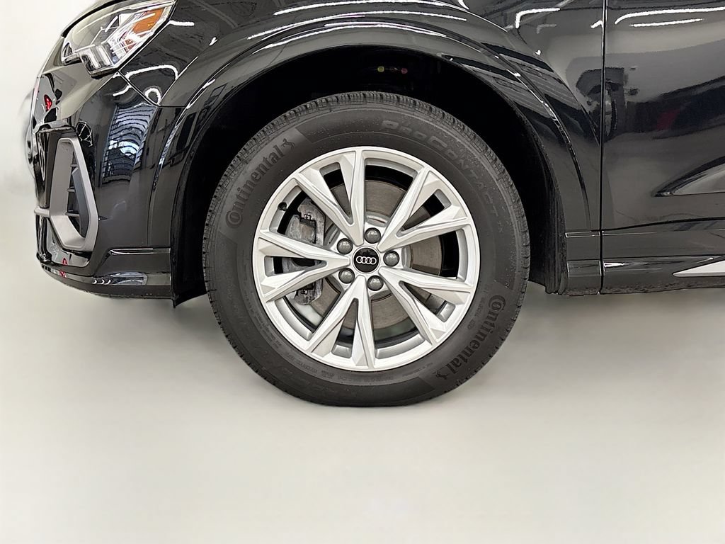 Used 2025 Audi Q3 2.0T Premium w/ Convenience Package AWD/4WD image 23