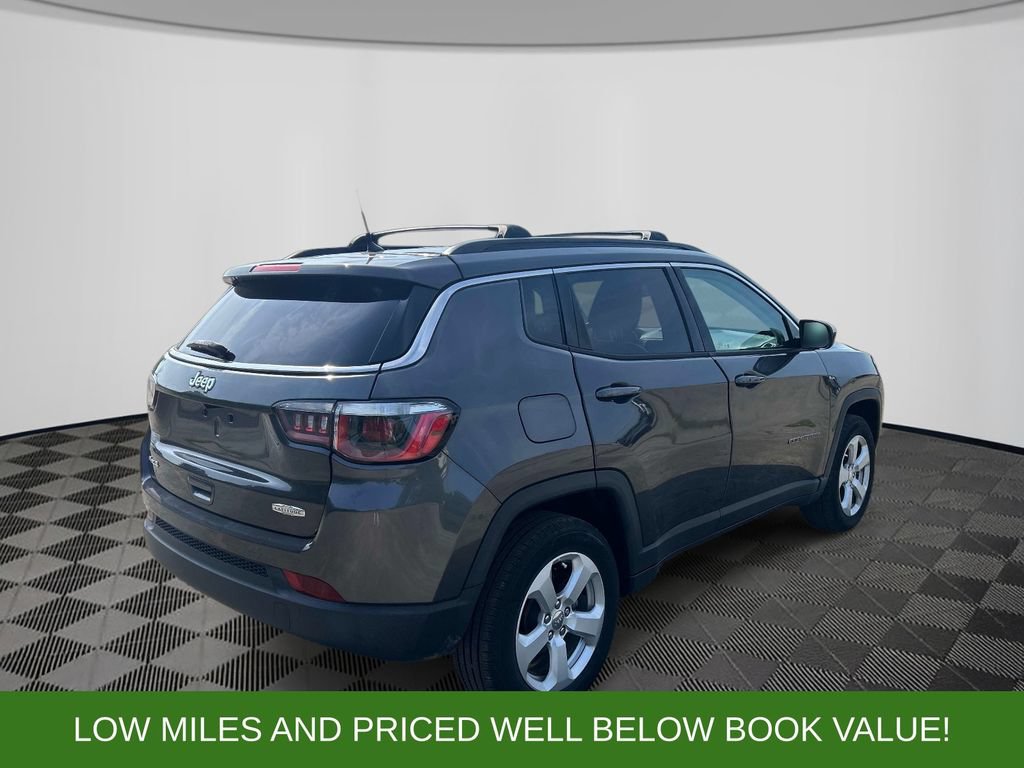 Used 2018 Jeep Compass Latitude w/ Cold Weather Group AWD/4WD image 5