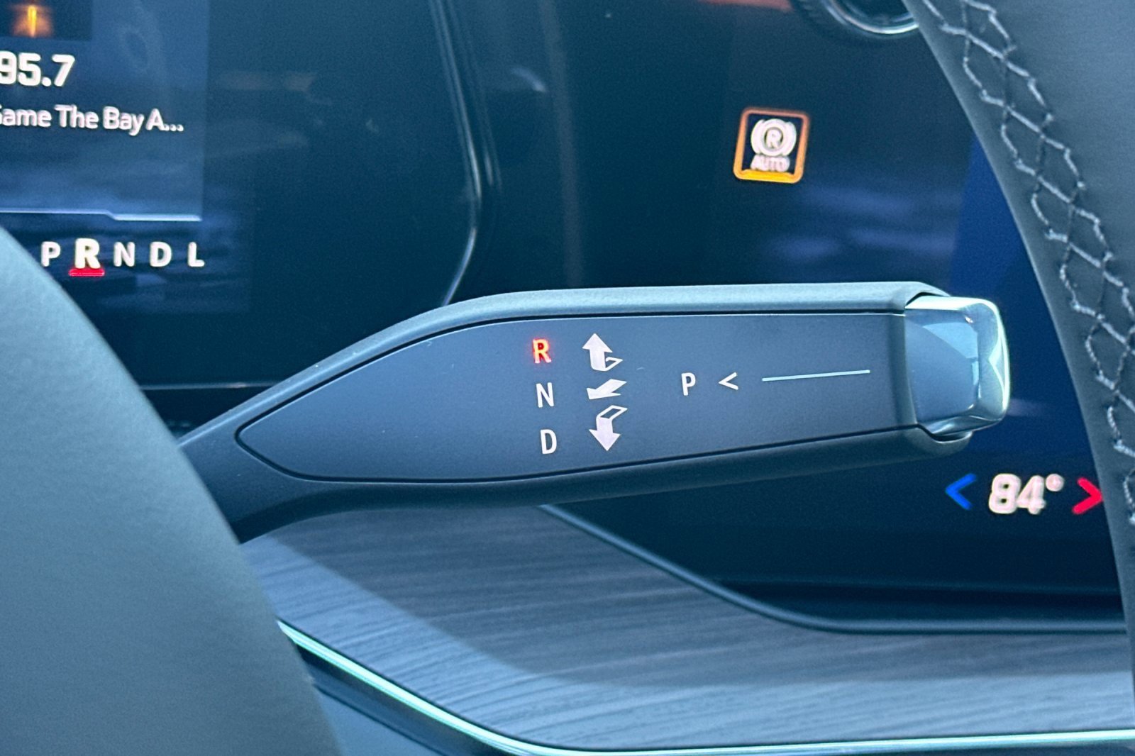 New 2026 Chevrolet Suburban Premier image 27