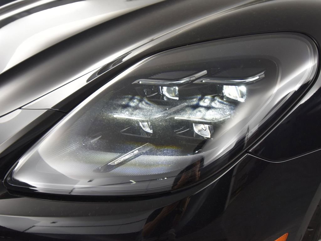 Used 2025 Porsche Panamera 4 image 11