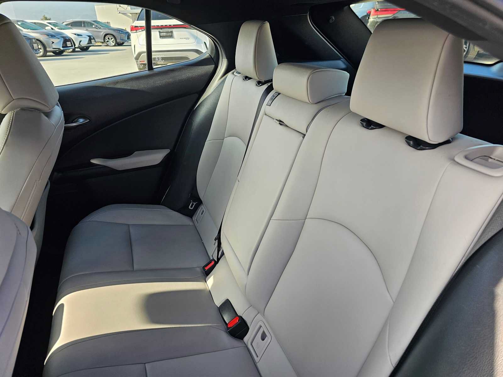 Used 2023 Lexus UX 250h FWD w/ Accessory Package (Z2) image 17