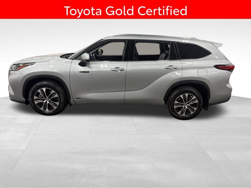 Certified 2021 Toyota Highlander XLE image 2