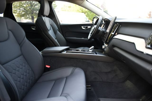Certified 2026 Volvo XC60 B5 Plus AWD/4WD image 29