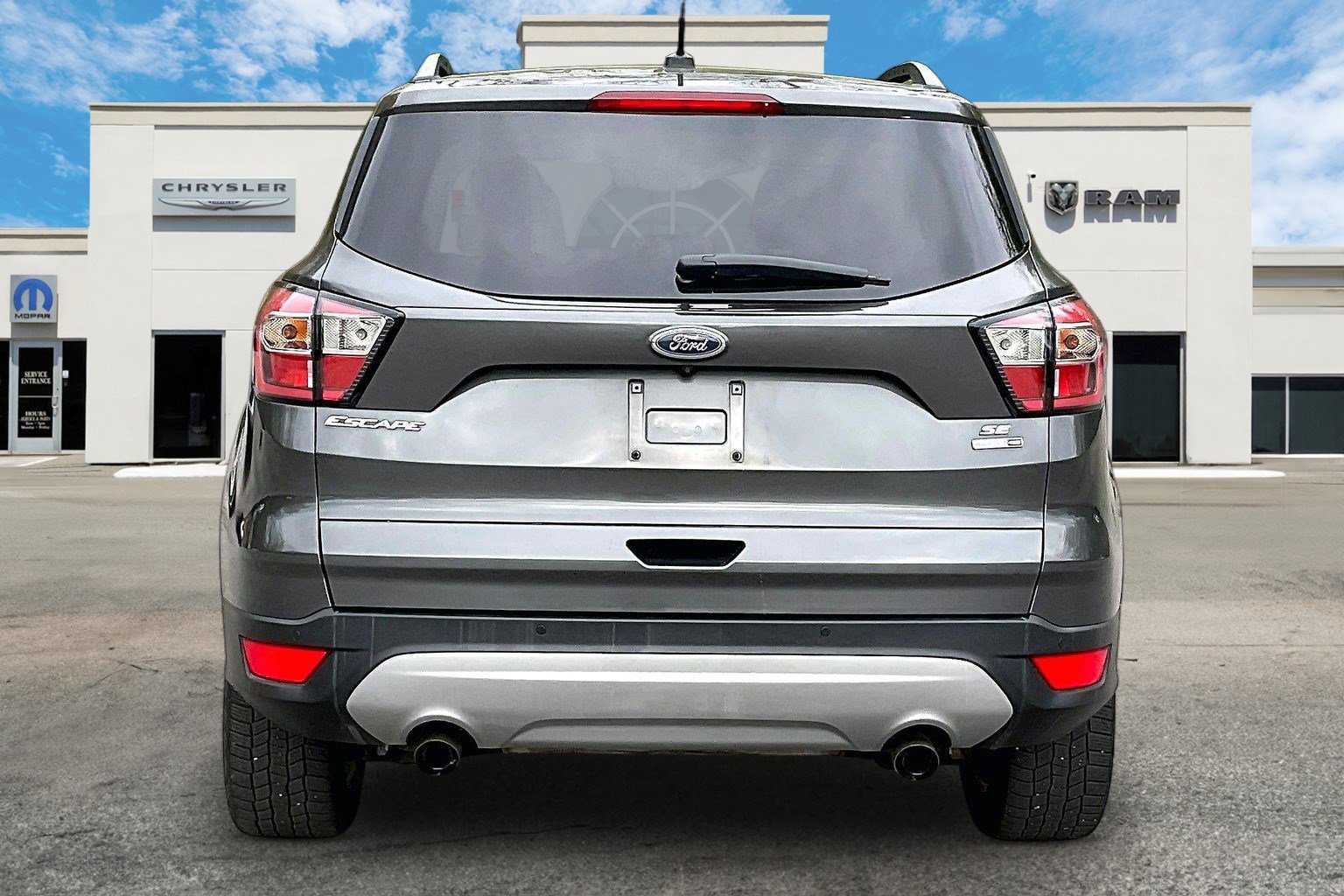 Used 2017 Ford Escape SE w/ Equipment Group 201A AWD/4WD image 4