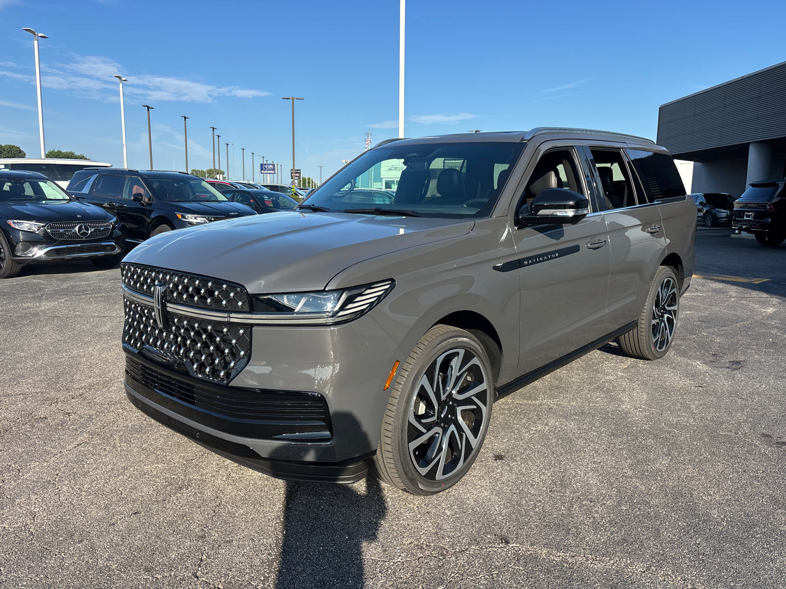 New 2027 Lincoln Navigator Black Label AWD/4WD image 3