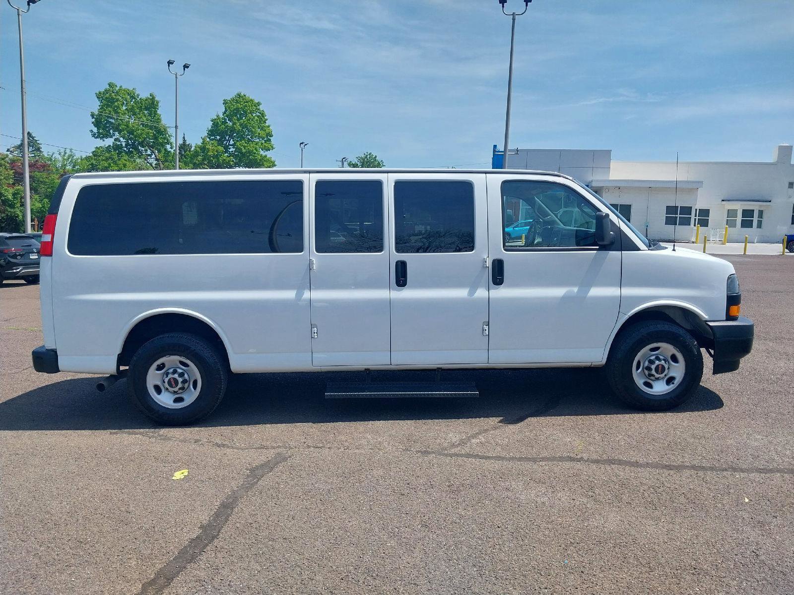 Used 2023 GMC Savana 3500 LS image 8
