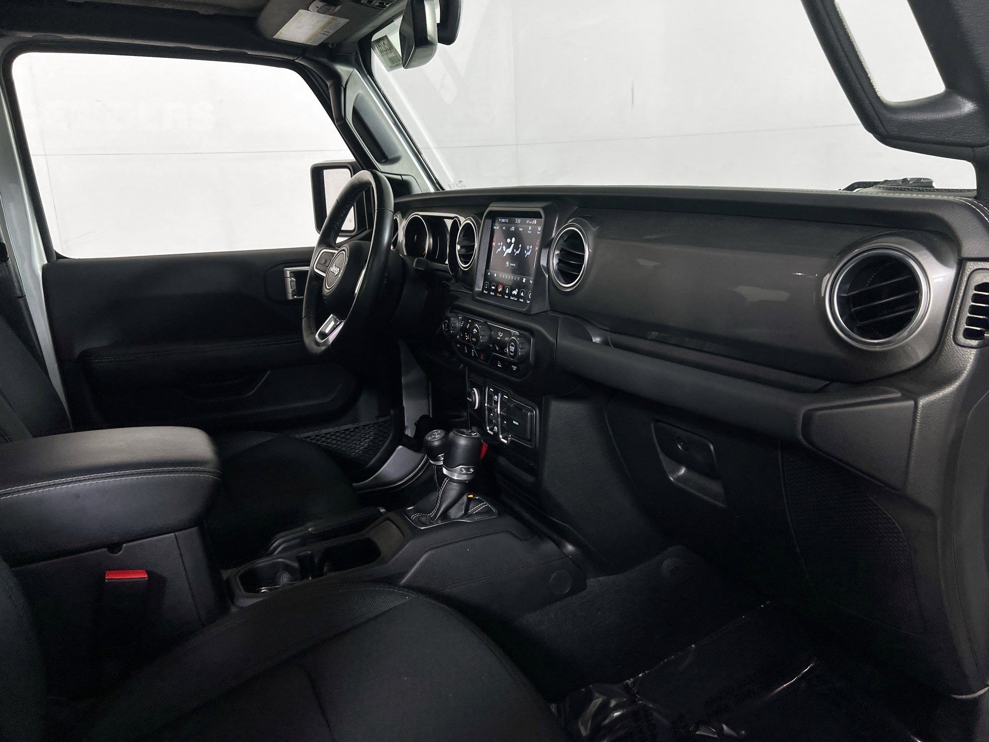 Used 2022 Jeep Wrangler Unlimited Sahara w/ LED Lighting Group image 28