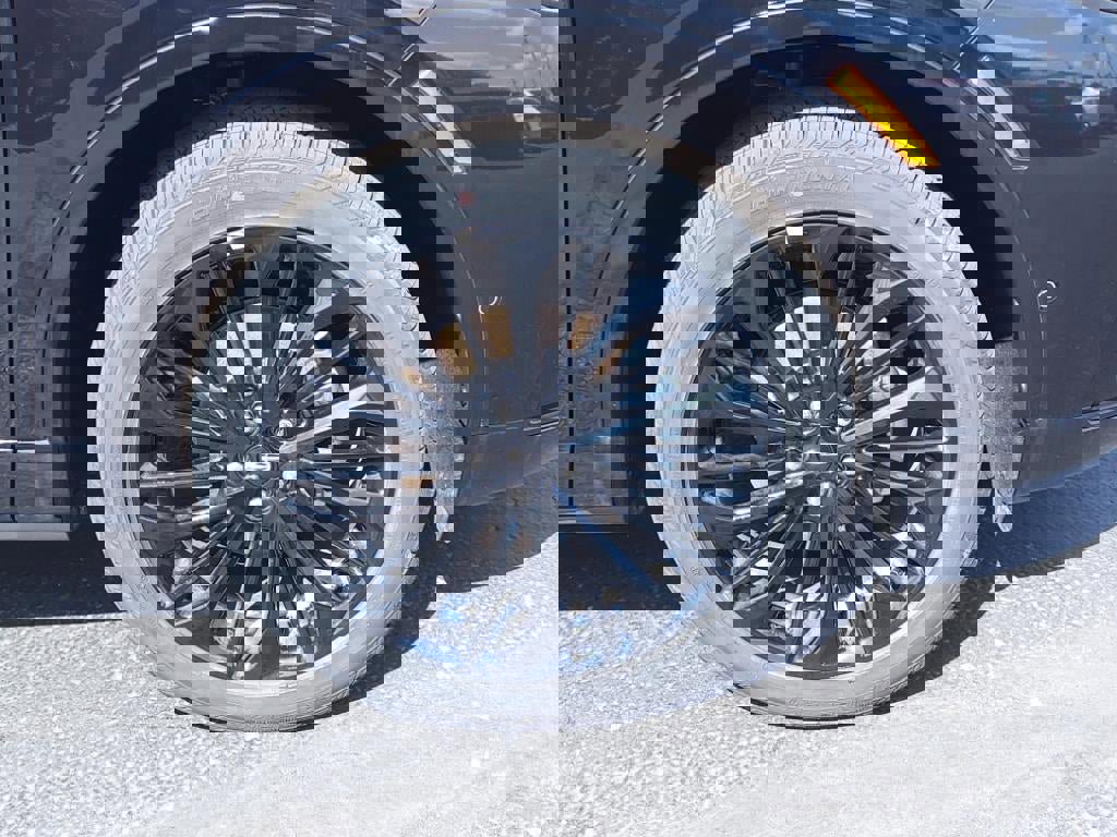 New 2023 Lincoln Corsair Reserve w/ Equipment Group 202A image 31