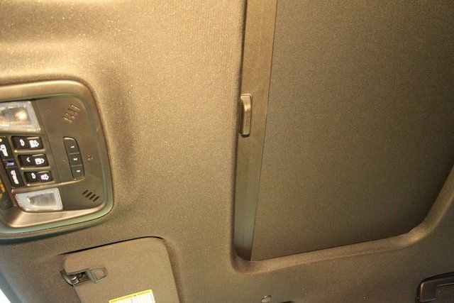 Used 2024 Chevrolet Traverse RS image 31